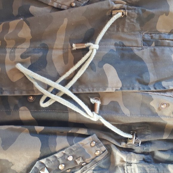 Army Camouflage Vest - Picture 9 of 10